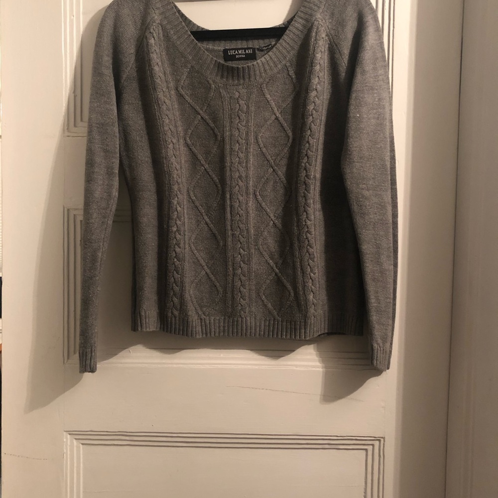Gray sweater